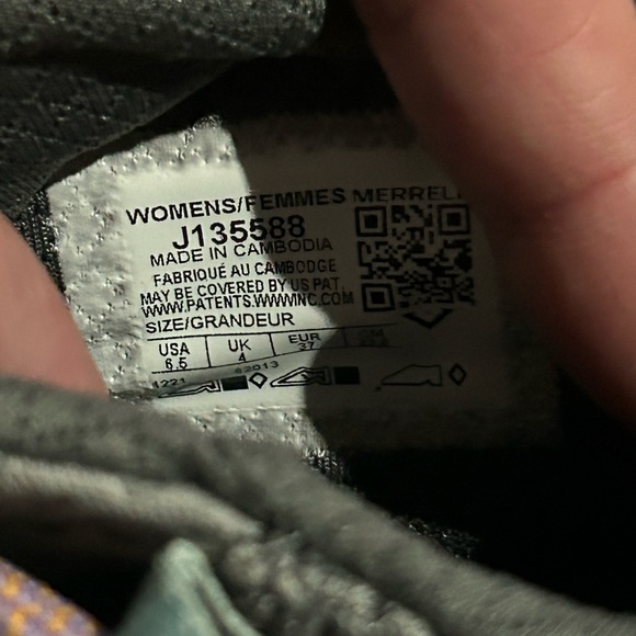 Women’s Merrell hiking shoe - Picture 5 of 6